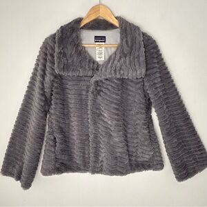 Patagonia Womens Pelage Jacket Coat Size Small Gray Fuzzy Faux Fur Full Zip k52